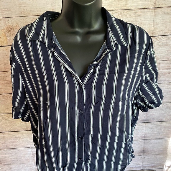 pull and bear striped shirt